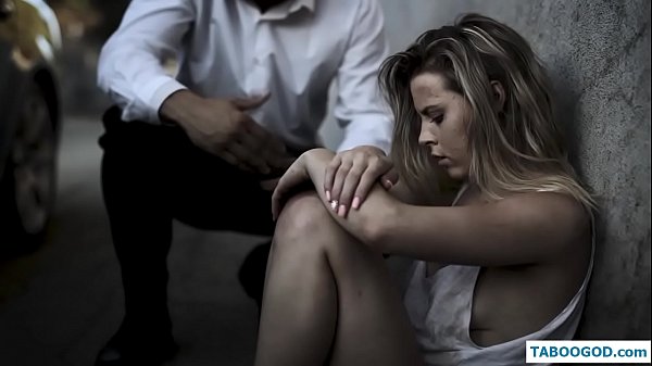 Akụkọ kinky: nwata nwanyị na-enweghị ebe obibi